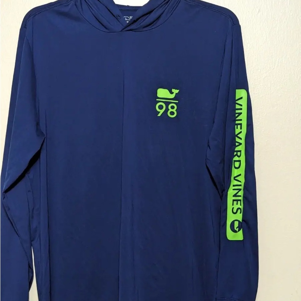 vineyard vines light weight tee shirt hoodie mens size xS blue long sleeve logo